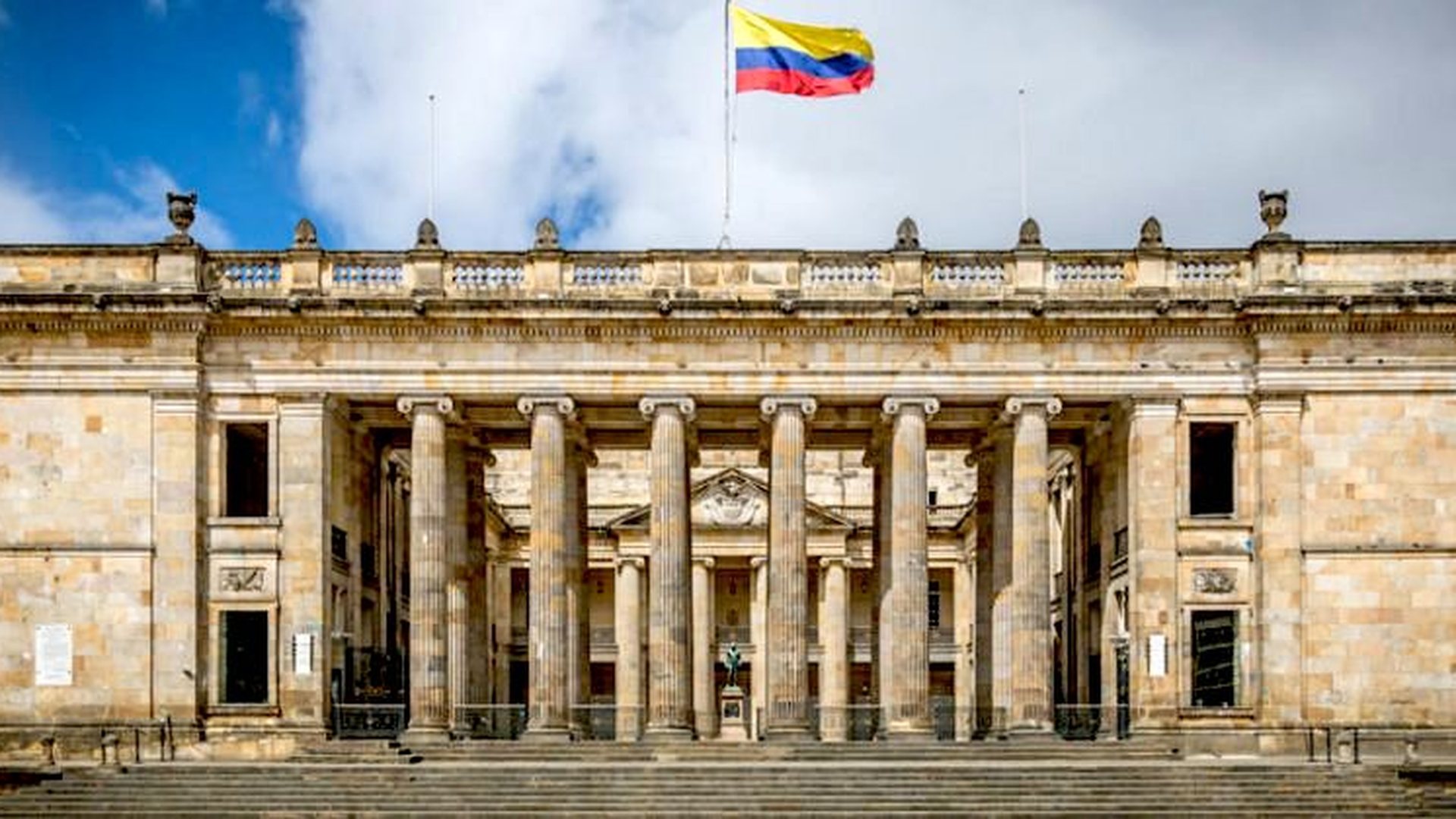 Fachada del Capitolio Nacional, sede del Congreso de la República