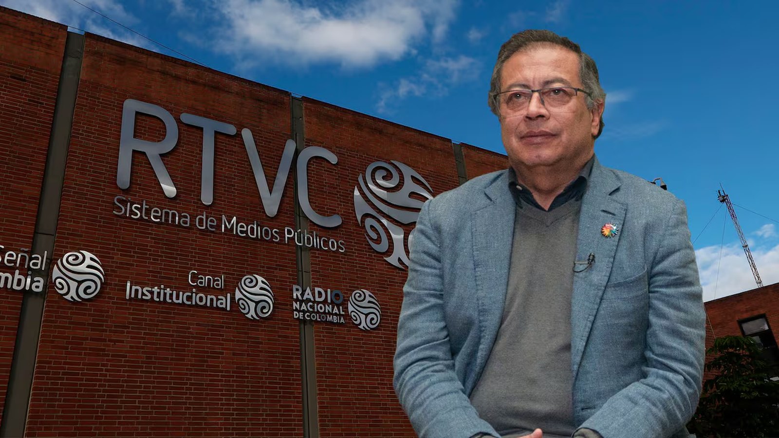 Fachada de la sede de RTVC Sistema de Medios Públicos en Bogotá y el expresidente Gustavo Petro
